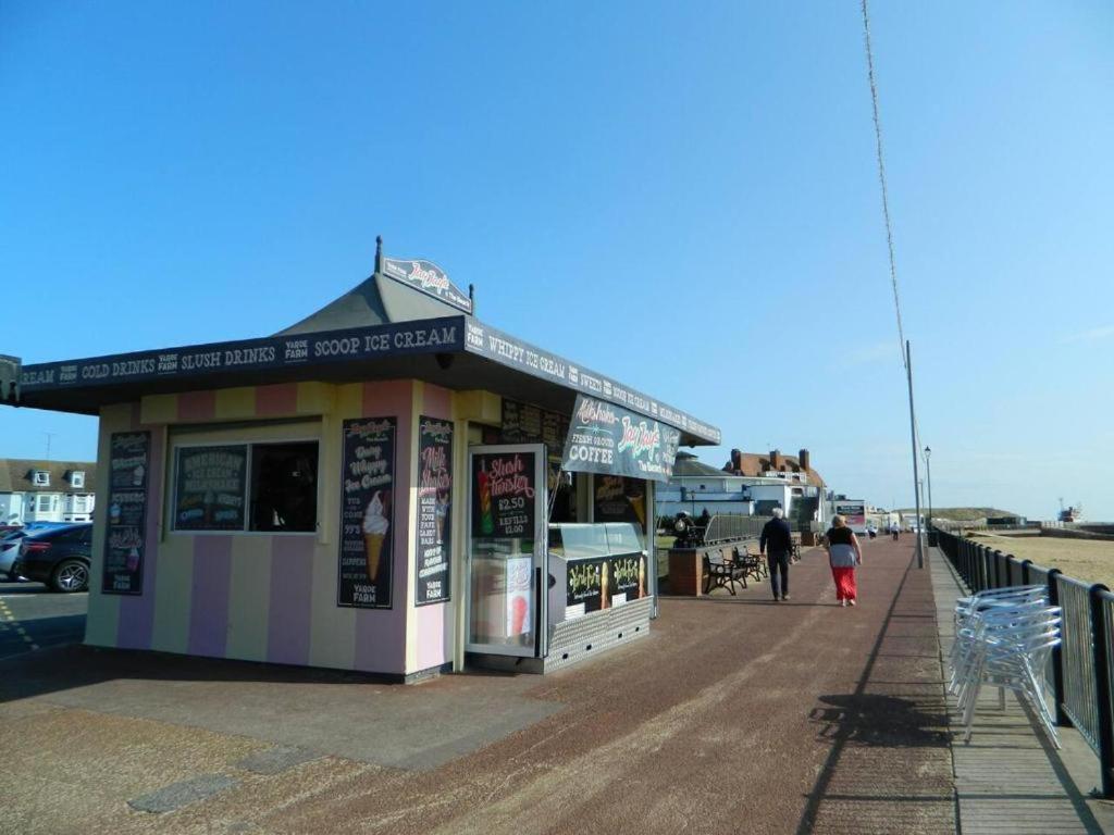 'Harbour View' On The River By Gorleston'S Award Winning Beach - Pet Free! ภายนอก รูปภาพ